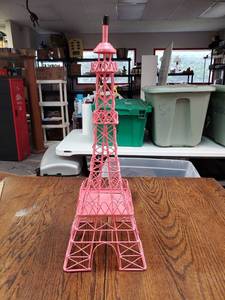 lot 9784 image: Pink Metal Eiffel Tower