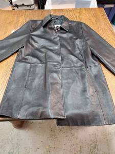 lot 9799 image: Worthington Genuine Lambskin Size XL