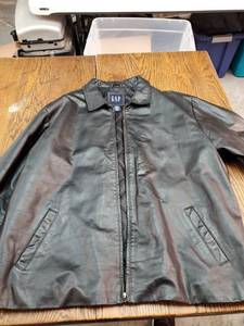 lot 9800 image: Gap Size XXL Leather Jacket