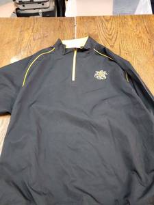 lot 9803 image: Russell XL Wichita State Shockers Wind Breaker