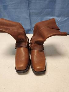 lot 9819 image: Appear New Size 6 12 Brown Leather Boots Motorcyle Harness Style