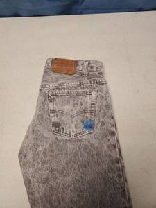 lot 9822 image: Levi Strauss Size 3134 Vintage Mens Acid Wash Jeans
