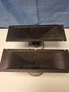 lot 9826 image: Set Of 2 Peavey 22T Speakers