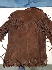 lot 9832 image: The Tannery Size 14 Tassled 100% Genuine Leather Coat Fringed Vintage&nbsp