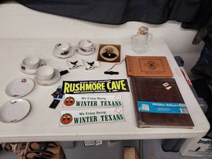 lot 9854 image: Lot of Various Vintage Items- Look At These Treasures