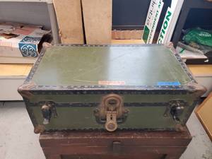 lot 5016 image: Vintage Samson G.I. Footlocker