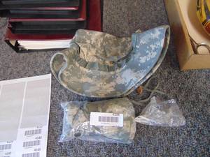 lot 4136 image: 2 Army Issue Sun Hats Size 7 18