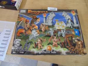 lot 4157 image: MegaBlocks - Dragon Battle Gate - unopened
