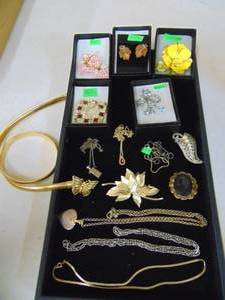 lot 4183 image: Contemporary - Costume Jewelry