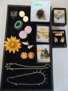 lot 4186 image: Contemporary - Costume Jewelry