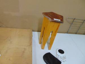 lot 4226 image: Plant Stand