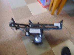 lot 4227 image: Central Pneumatic Transmission Jack - Adpter for floor Jack