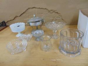 lot 4228 image: Miscellaneous Glassware Bowls and more