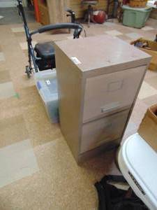 lot 4270 image: 2 Drawer File Cabinet
