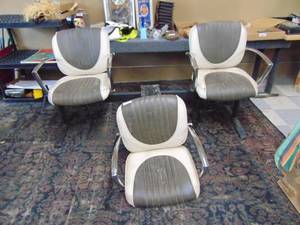 lot 4272 image: Bucket Seat Bench - Waiting Room - Seats