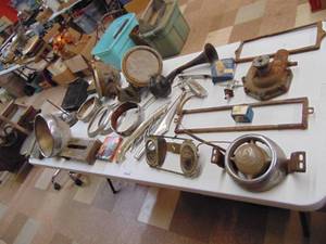 lot 4274 image: Contents of Tabletop