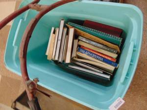 lot 4276 image: Tub Full of Books - Unsorted