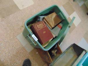lot 4277 image: Tub Full of Books - Unsorted