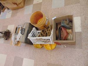 lot 4279 image: 5 Gallon Bucket Organizer - Electric Typewriter and More