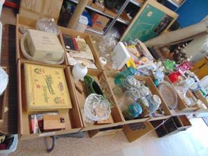 lot 4281 image: Contents of Tabletop