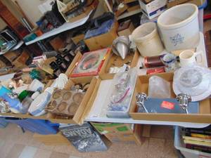 lot 4282 image: Contents of Tabletop