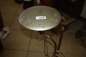 lot 4286 image: Lamp