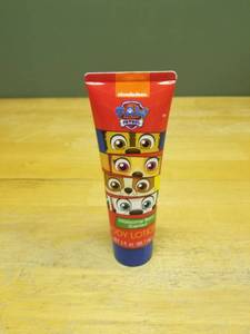 lot 1100 image: Nickelodeon Paw Patrol Lotion - Pawsome Berry Scent