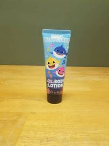lot 1380 image: Pinkfong Baby Shark Berry Scented Body Lotion 3oz Newsealed Kids 3 And Up