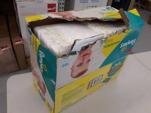 lot 66 image: Pampers Swaddlers Disposable Diapers One Month Supply - Size 4 (150ct)