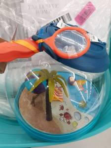 lot 202 image: lot of bathroom items bug catcher basket Cabana curtains