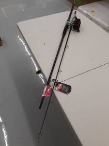 lot 221 image: PENN Fierce III Spinning Reel and Fishing Rod Combo