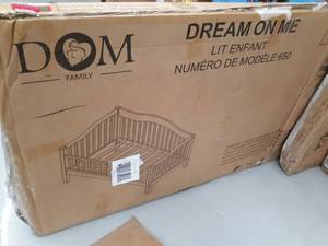 lot 256 image: Dream On Me Austin Toddler Day Bed, Multiple Finishes