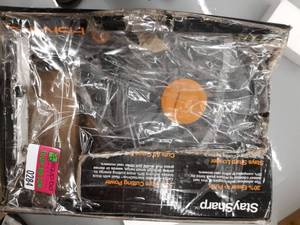 lot 284 image: Fiskars 17 Inch Staysharp Push Reel Lawn Mower (6208)