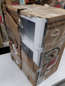 lot 352 image: Sterilite 20518006 6 Quart5.7 Liter Stacking Drawer, White Frame with Clear Drawer, 3-Pack