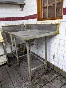 lot 3575 image: Sink