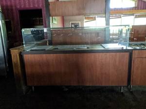 lot 3579 image: Pizza Station With Hot Plates Has Sneeze Guard