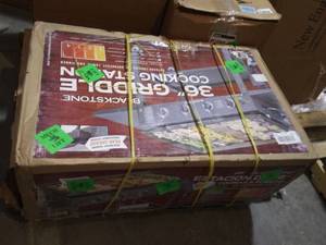 lot 1029 image: Blackstone 36 Griddle Cooking Station