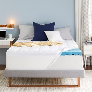 lot 7314 image: Sleep Innovations 4-inch Dual Layer Gel Memory Foam Mattress Topper with Ultra Soft Support, King, 10-Year Warranty