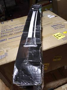 lot 7339 image: Thule AeroBlade Edge Raised Rail Roof Rack System (1 Bar)
