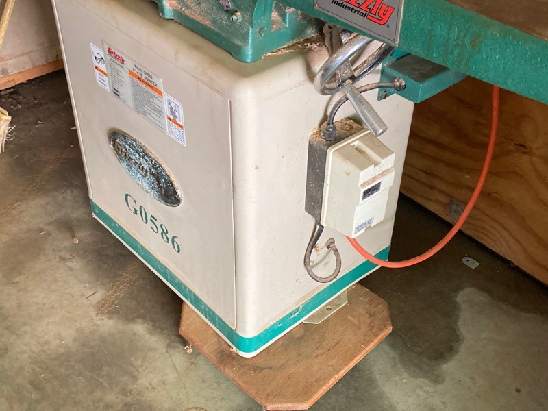 Grizzly G0586 Jointer Not a Planer Augusta Living Estate Grizzly Planer Woodworking Power and Hand Tools Kitchen Ware 1995 Lincoln Town Car Collectibles and more Equip Bid