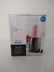 lot 40025 image: Mainstays Black Personal Blender with Blend-and-Go Travel Cup