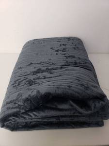 lot 40084 image: Mainstays FullQueen Dark Blue Polyester Quilt