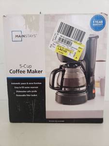 lot 40098 image: Mainstays 5 Cup Black Coffee Maker with Removable Filter Basket