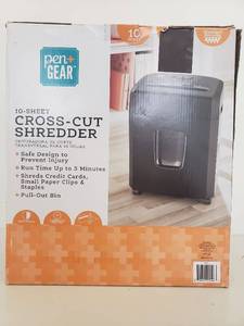 lot 40103 image: Pen  Gear 10 Sheet Cross-cut Shredder 4-gallon Collection Black