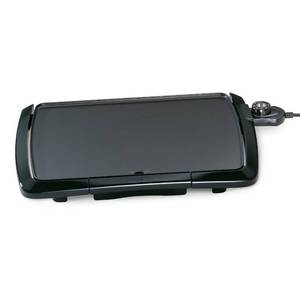 lot 832 image: Presto 07047 Cool Touch Electric Griddle