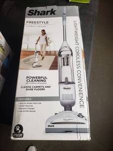 lot 783 image: Shark Navigator Freestyle Cordless Stick Vacuum Cleaner - SV1106