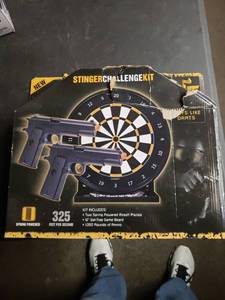 lot 781 image: Crossman Stinger Challenge Air Soft 2 Pistol Kit