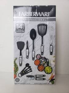 lot 50054 image: Farberware Professional Kitchen Tool and Gadget Set, 14 Piece
