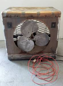lot 9861 image: Shop Box Fan - Works