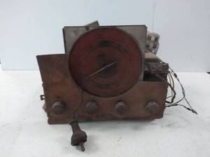 lot 9875 image: 1930s Sparton Tube Radio